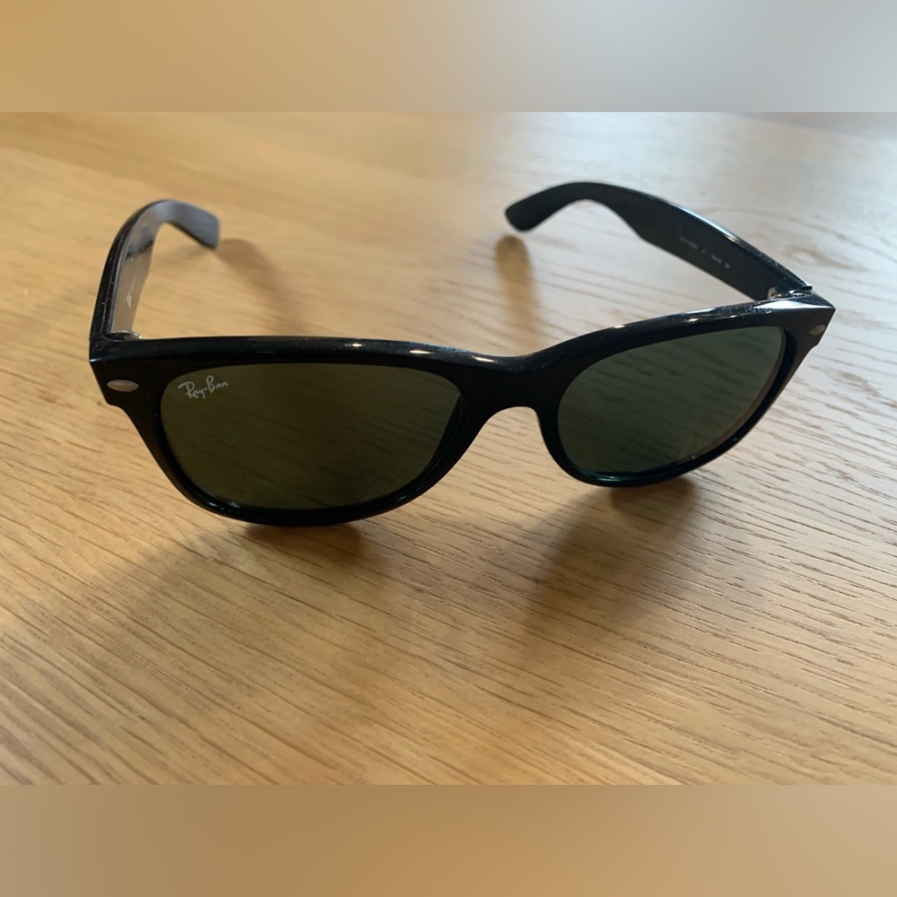 Ray-Ban Black Wayfarer Sunglasses - Picture 7 of 7